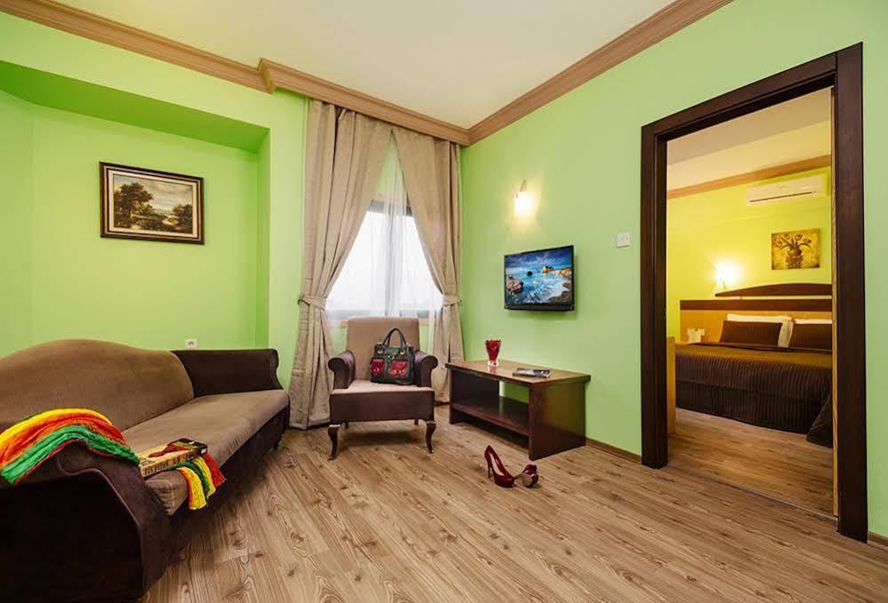 City Royal Hotel And Casino Nicosia Esterno foto