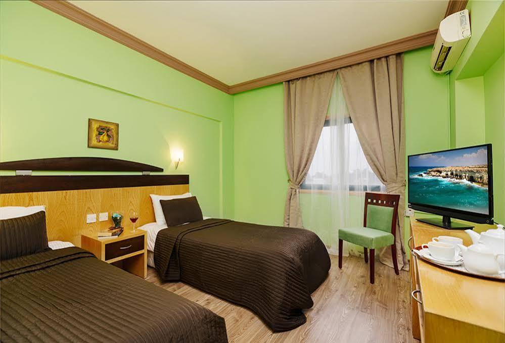 City Royal Hotel And Casino Nicosia Esterno foto