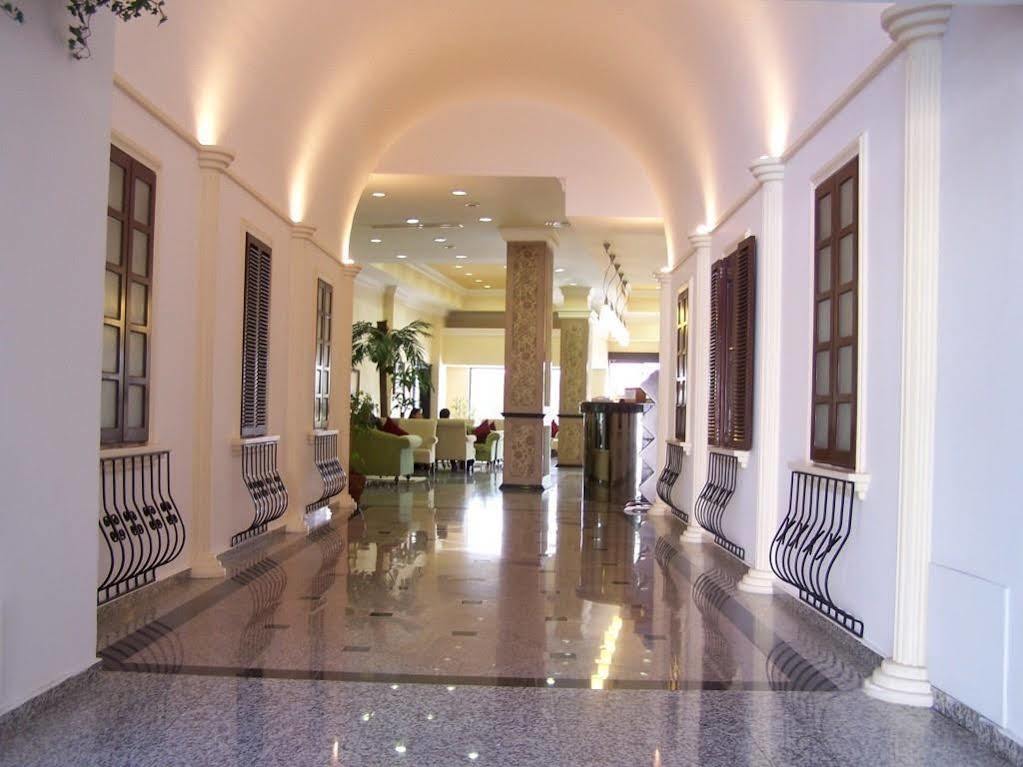 City Royal Hotel And Casino Nicosia Esterno foto