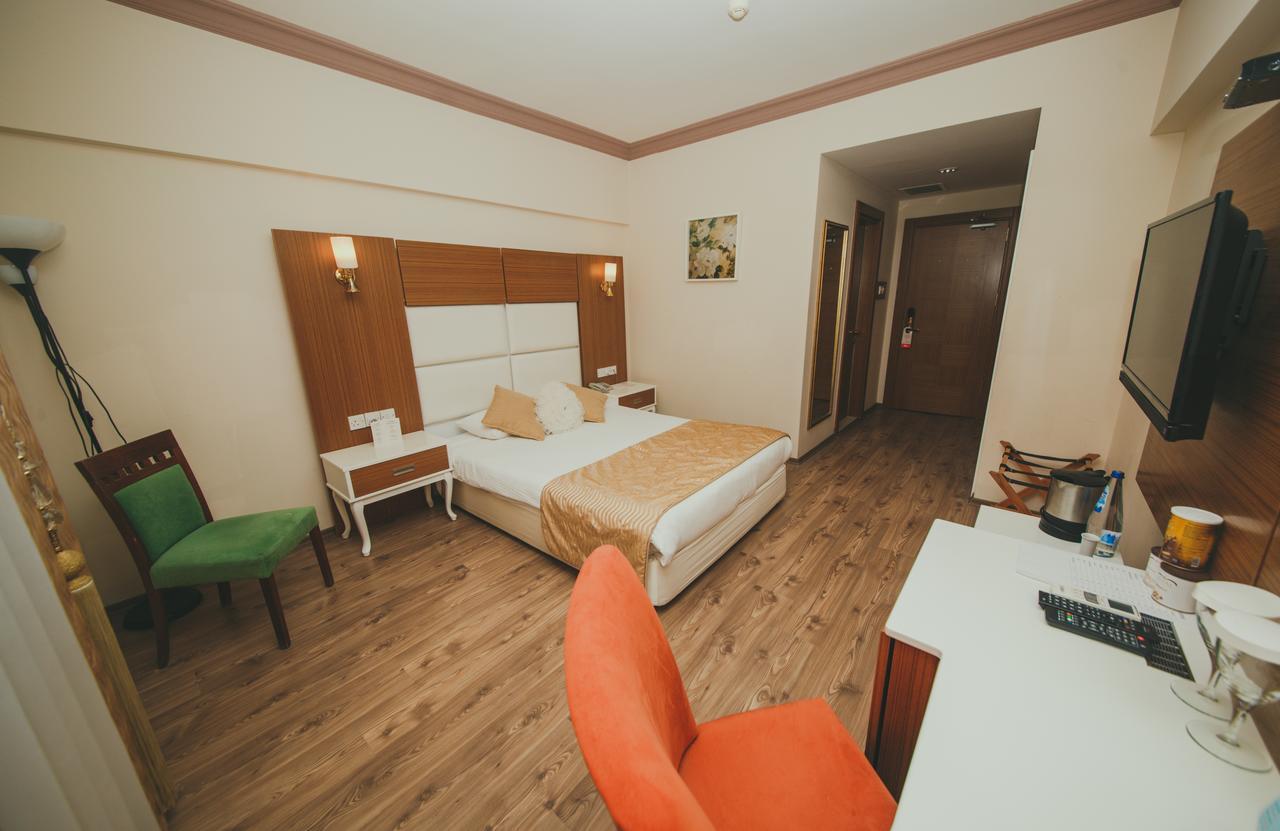 City Royal Hotel And Casino Nicosia Esterno foto