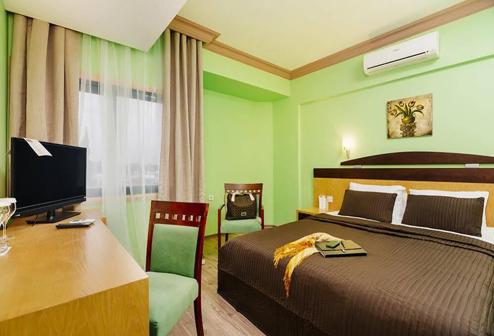 City Royal Hotel And Casino Nicosia Esterno foto